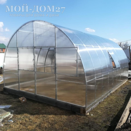 Теплица Фермерская 4,2х6 метров с поликарбонатом | Мой-Дом27 | Каркас изготовлен из оцинкованной замкнутой трубы 30*20 мм.<br>
 <b>Ширина - 4,2 метра</b>. Высота - 2,75 метра. Длина - 6 метров<br>
 Выдерживаемая снеговая нагрузка - 150 кг/м2. Выдерживаемая ветровая нагрузка - до 27 м/с.<br>
 <b>Расстояние между дугами 0,65 метра. Толщина металла дуги 1,2 мм. С каждого торца по две двери и форточки в дверях</b><br>
 <b>
Стрингеров (горизонтальных соединений дуг) – 9 шт. </b><br>